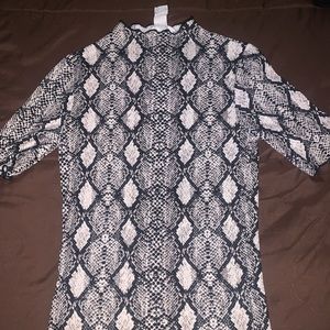 Snake skin turtle neck